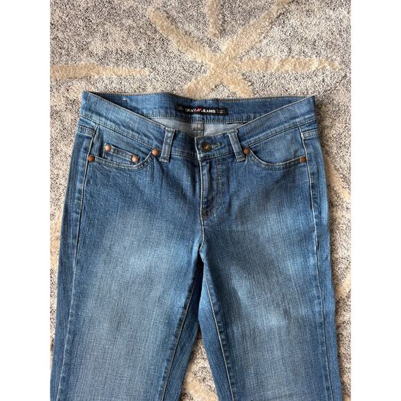 DKNY jeans Times Square Flare cut off regular wash women's size 30 - Picture 4 of 10